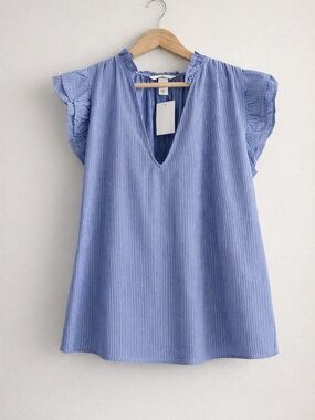 H&M Blue White Striped Ruffle Sleeve  Women’s Size M Lightweight V-Neck Summer
